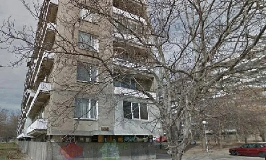 Студентка полетя от 4-ия етаж и оцеля