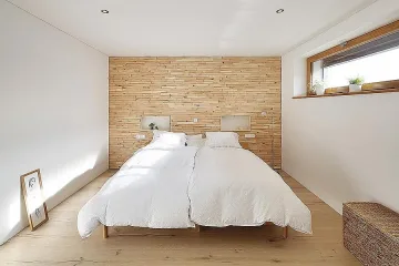 Швейцария лудна по къщи от слама