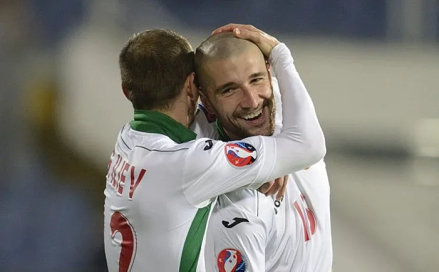 От Англия: Гълъбинов отива в "Лийдс"