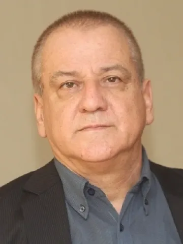 Боян Ангелов: Пишете романи, а не доноси