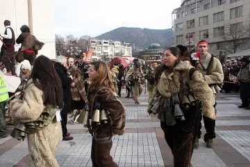 Близо 2000 кукери на фестивала в Благоевград