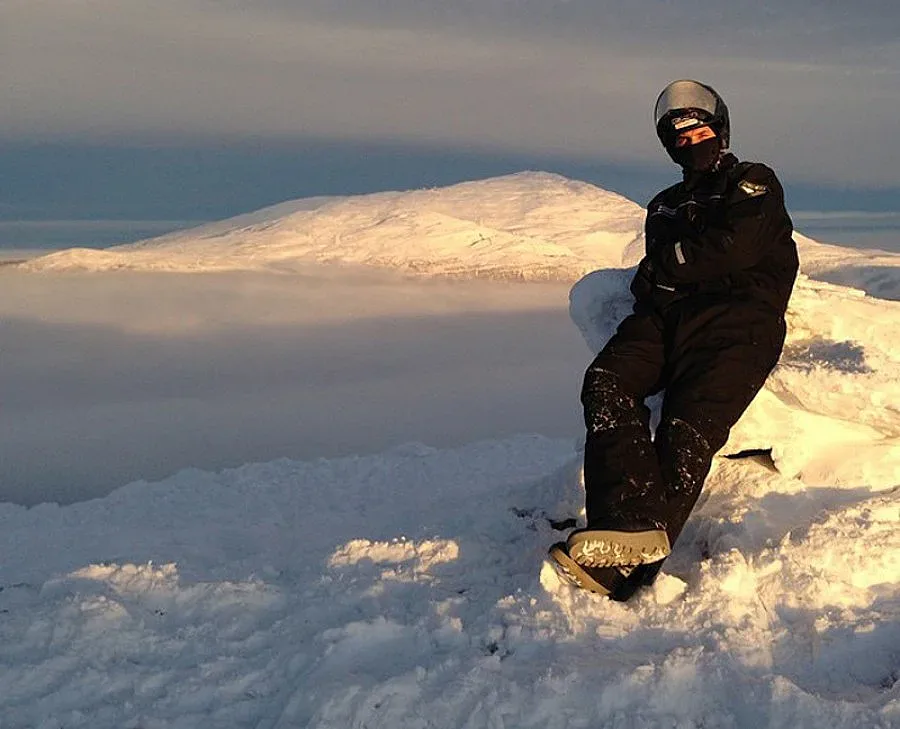 Цунами от плът чака "А" група