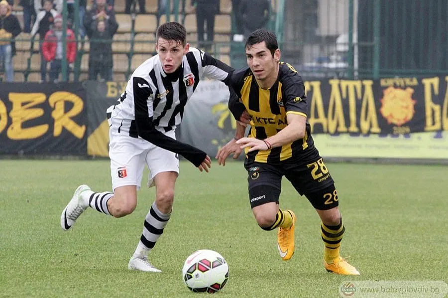 Годеж сдобри "Ботев" и "Локо"
