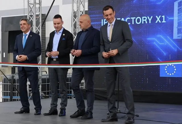 България откри първата си гигафабрика за батерийни системи