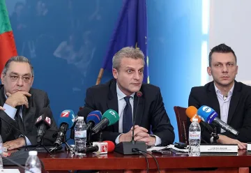 Лекарите с по-малко пари, ако работят много