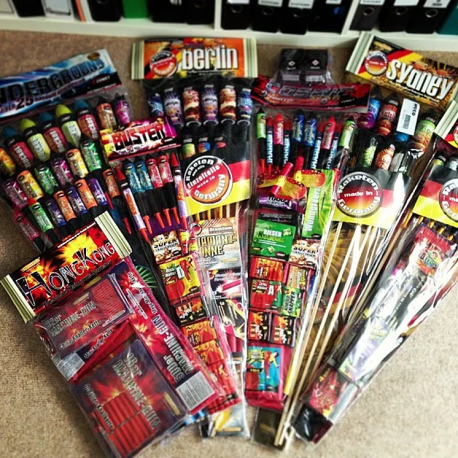 Спешни телефони за опасни фойерверки