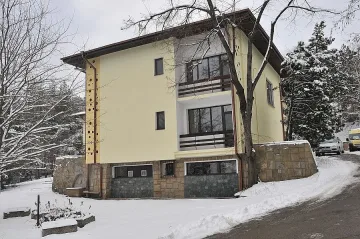 Златко Живков зарадва децата на Монтана
