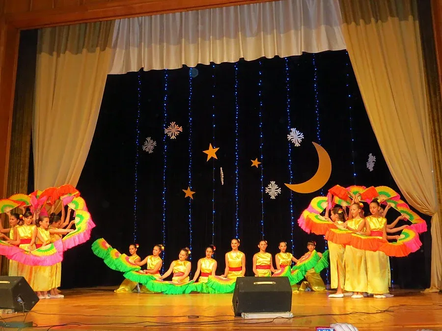 Самодейци с „Коледна надежда" в Банско