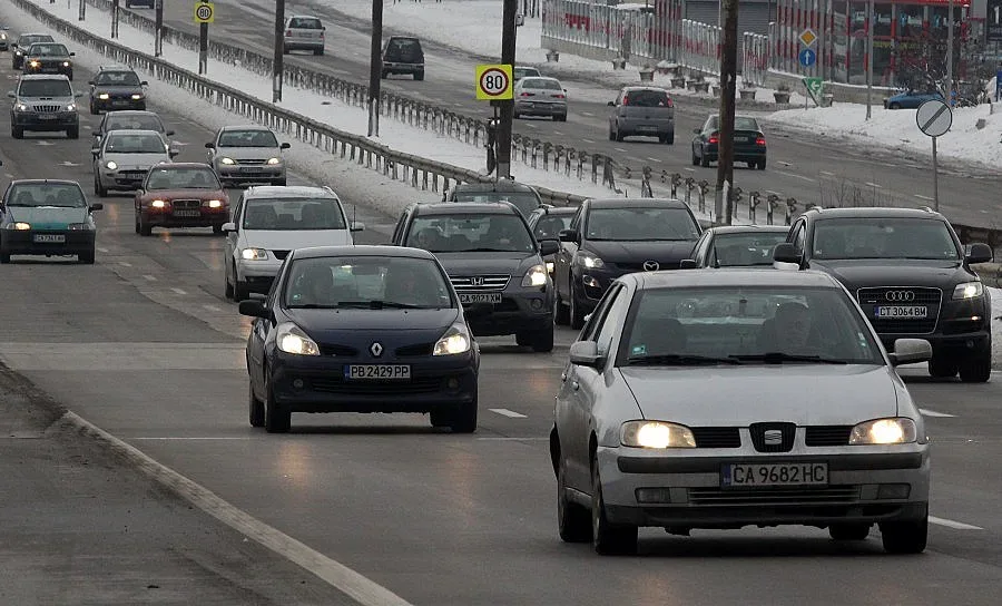 Бензинът падна до 2,15 лв. за празниците