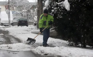 Виелици и преспи в половин България
