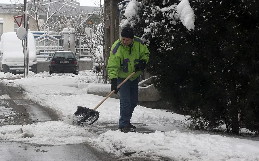 Виелици и преспи в половин България
