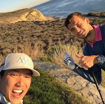 Гришо сложи герба на телефона си