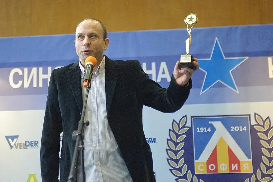 "Левски" остана с 9 играчи, национал избяга в "Лукойл"