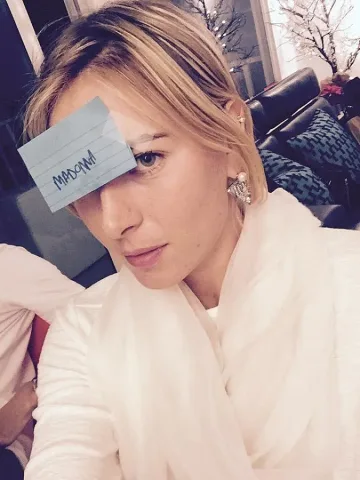 Маша стана Мадона на коледно парти