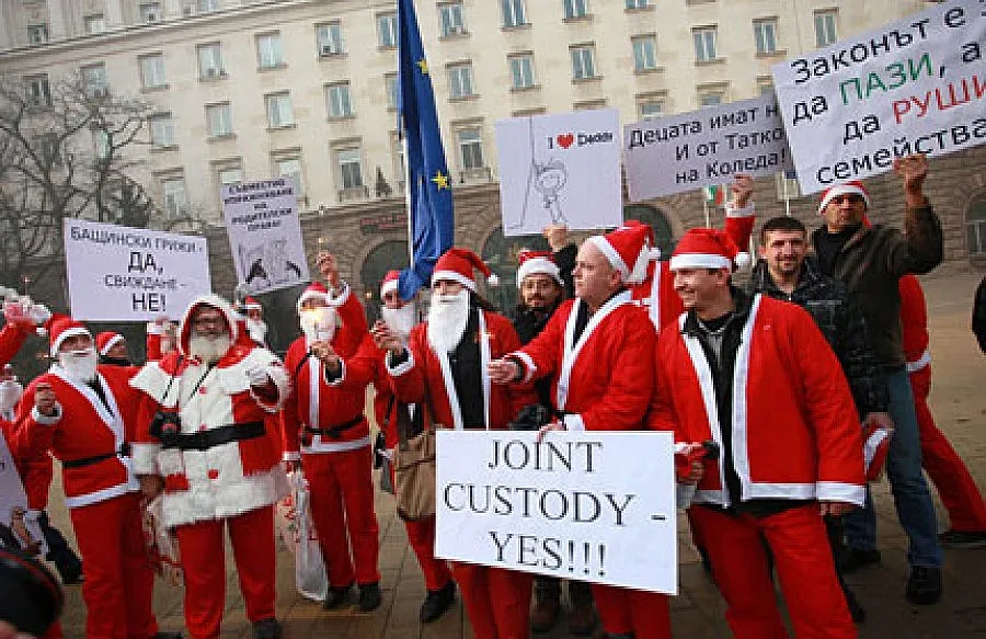 Разведени бащи се жалят на арменския поп