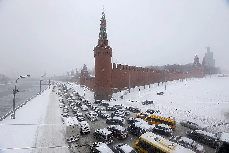 Снежна буря блокира Москва