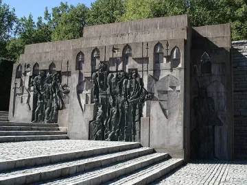 Туристи атакуват Самуиловата крепост и по празниците