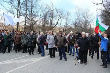 Протест на "Интендантско обслужване" затвори подбалканския път