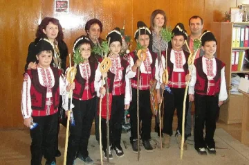 Коледарчета поздравиха екипа на кмета на Кърджали Хасан Азис