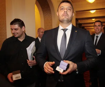 Бареков напусна ТВ студио, за да не говори с Любен Дилов-син