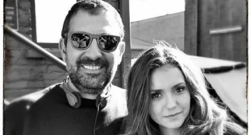 Нина Добрев заведе баща си на снимки