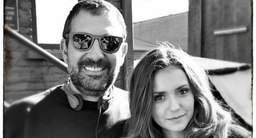 Нина Добрев заведе баща си на снимки