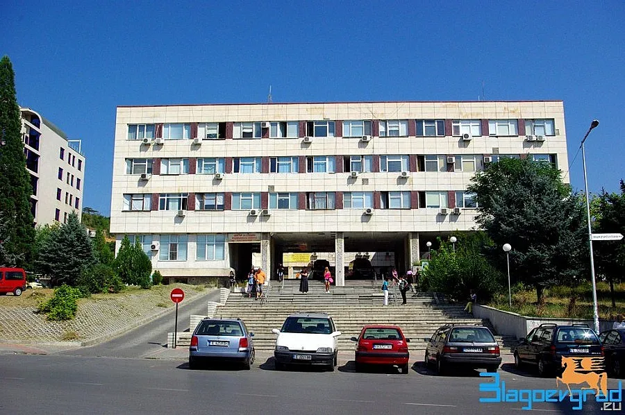 Болничен шеф се похвали, че е на плюс, чака смяната си