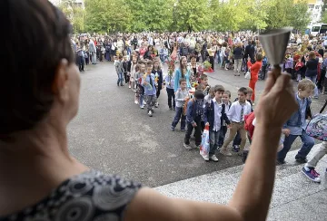 За БГ училището без розови очила