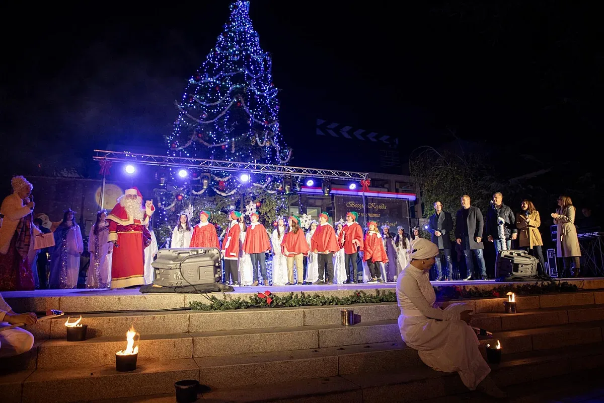 Започна украсяването на Стара Загора за Коледа