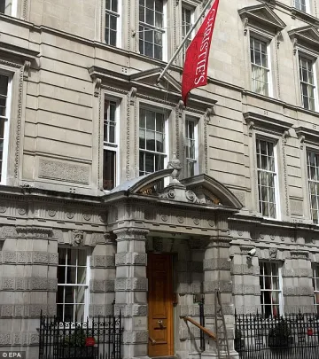 Отмъкнаха уникати на "Фаберже" от "Кристис"