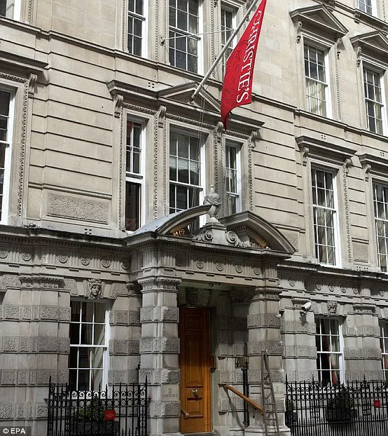 Отмъкнаха уникати на "Фаберже" от "Кристис"