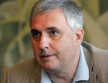 Калфин засегнат: Ако така се гласува, не мога да съм полезен