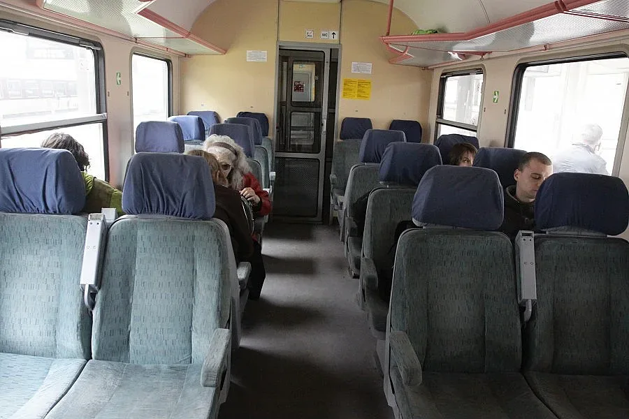 БДЖ пуска допълнителни вагони по празниците