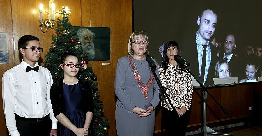 НС се включи в дарителска кампания в навечерието на Коледа