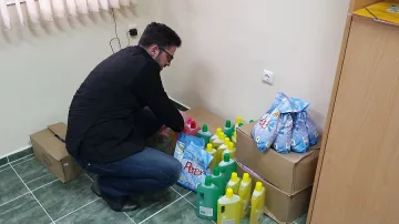 Млади гербери помагат на пострадалите от наводненията