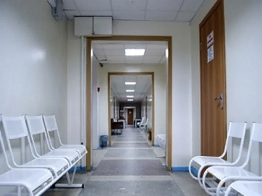 Ромка наби санитарка в детското отделение