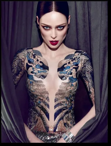 Коко Роча работи и бременна