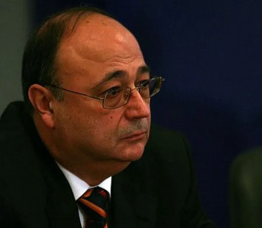 Петко Сертов - Шпионин в мъглата