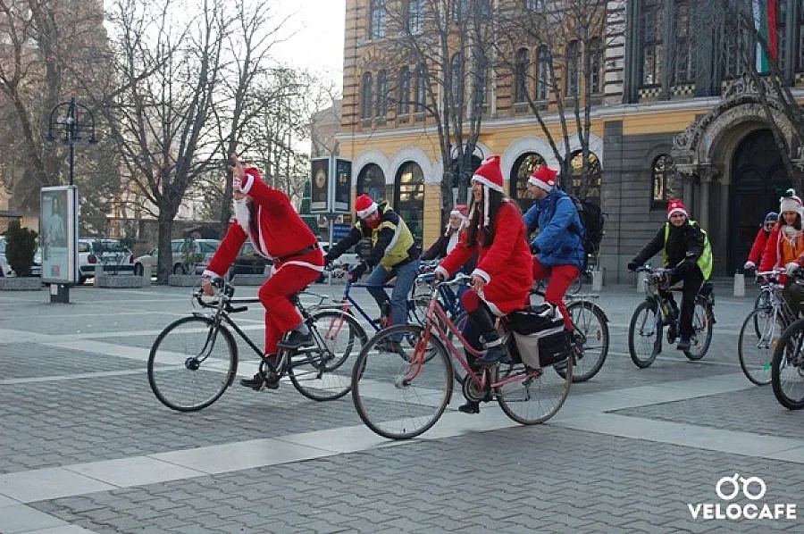 Дядо Коледа с велосипед ще посети шест български града