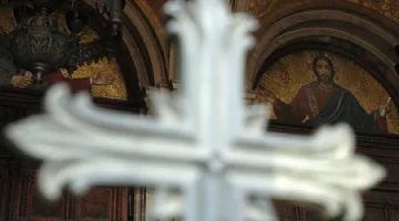 Руски владика с орден от Неофит