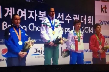 Световната шампионка сменя категорията