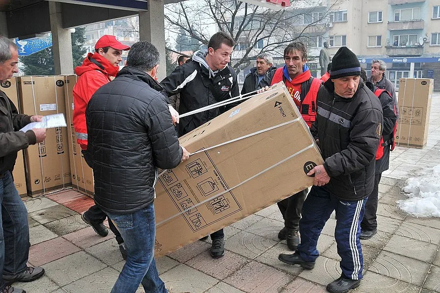 „Кока-Кола" направи дарения на пострадали от наводненията в Берковица и Георги Дамяново