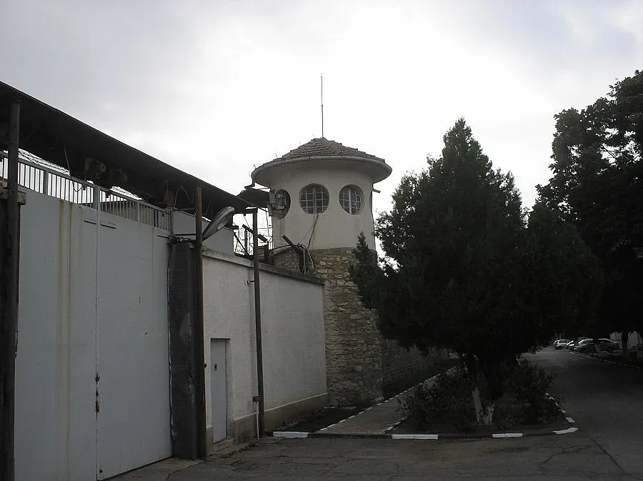 Надзиратели искат по-високи заплати