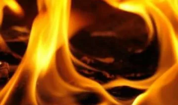 Подпалиха търговски павилион за риба