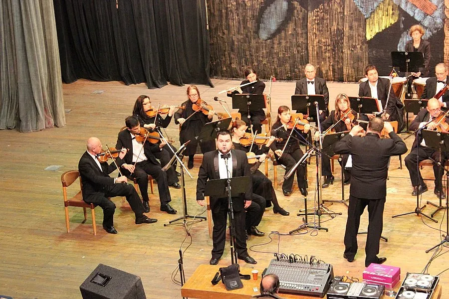 Опера с концерт за Коледа