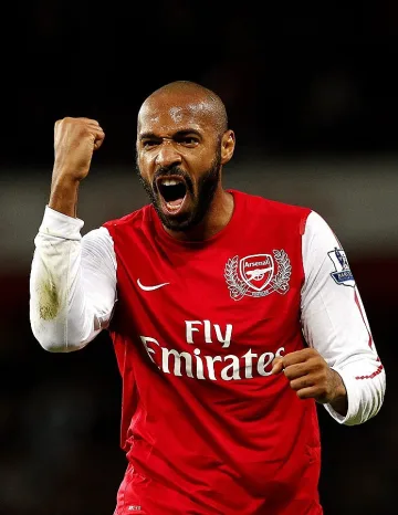 Крал Анри слезе от трона