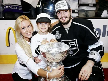 Простиха побой на звезда от НХЛ