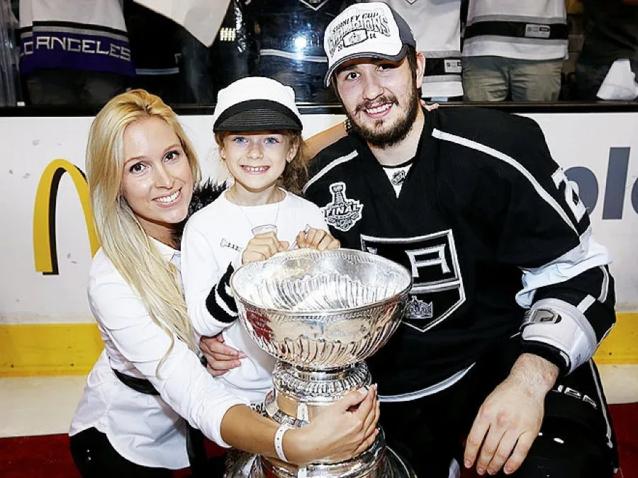 Простиха побой на звезда от НХЛ