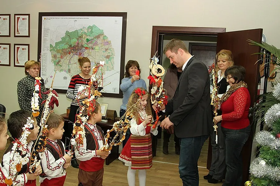Първите коледарчета благословиха кмета на Стара Загора