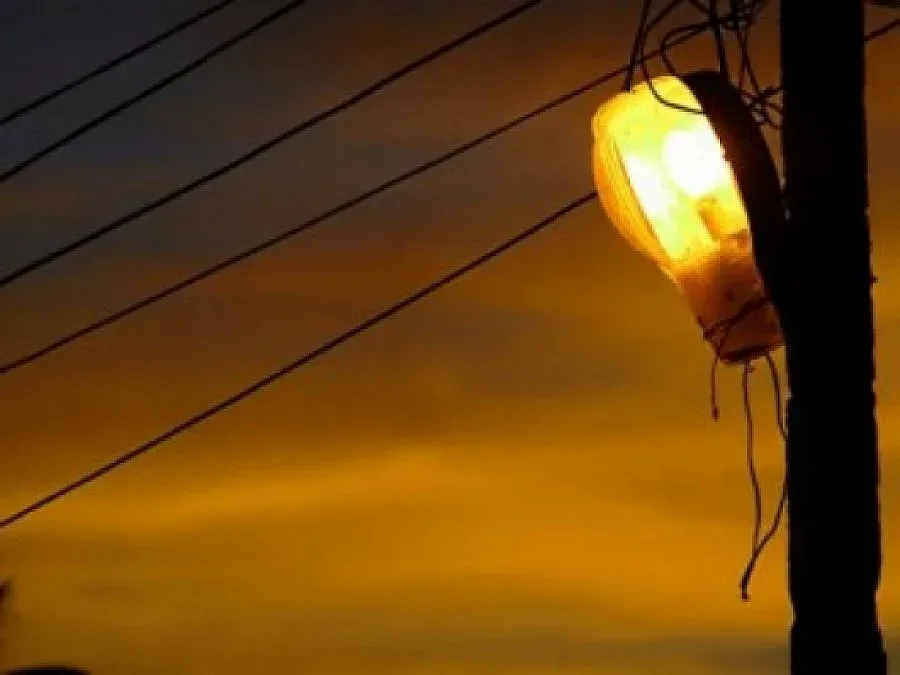 Сменят 9000 лампи в София